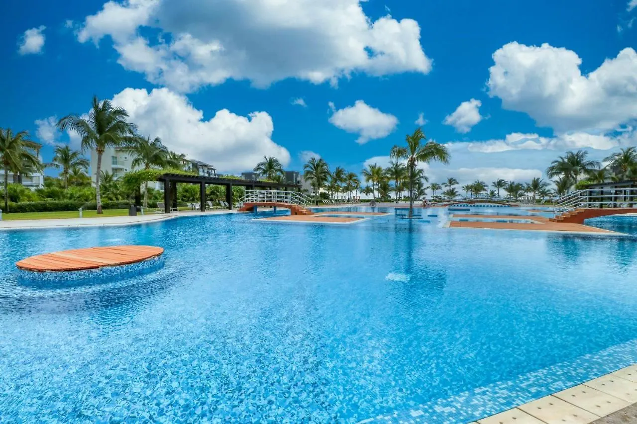 Mareazul 436 Norte 2 Bedroom Playa del Carmen Apartment